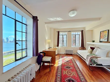 $325,000 | 25 Tudor City Place, Unit 923 | Murray Hill