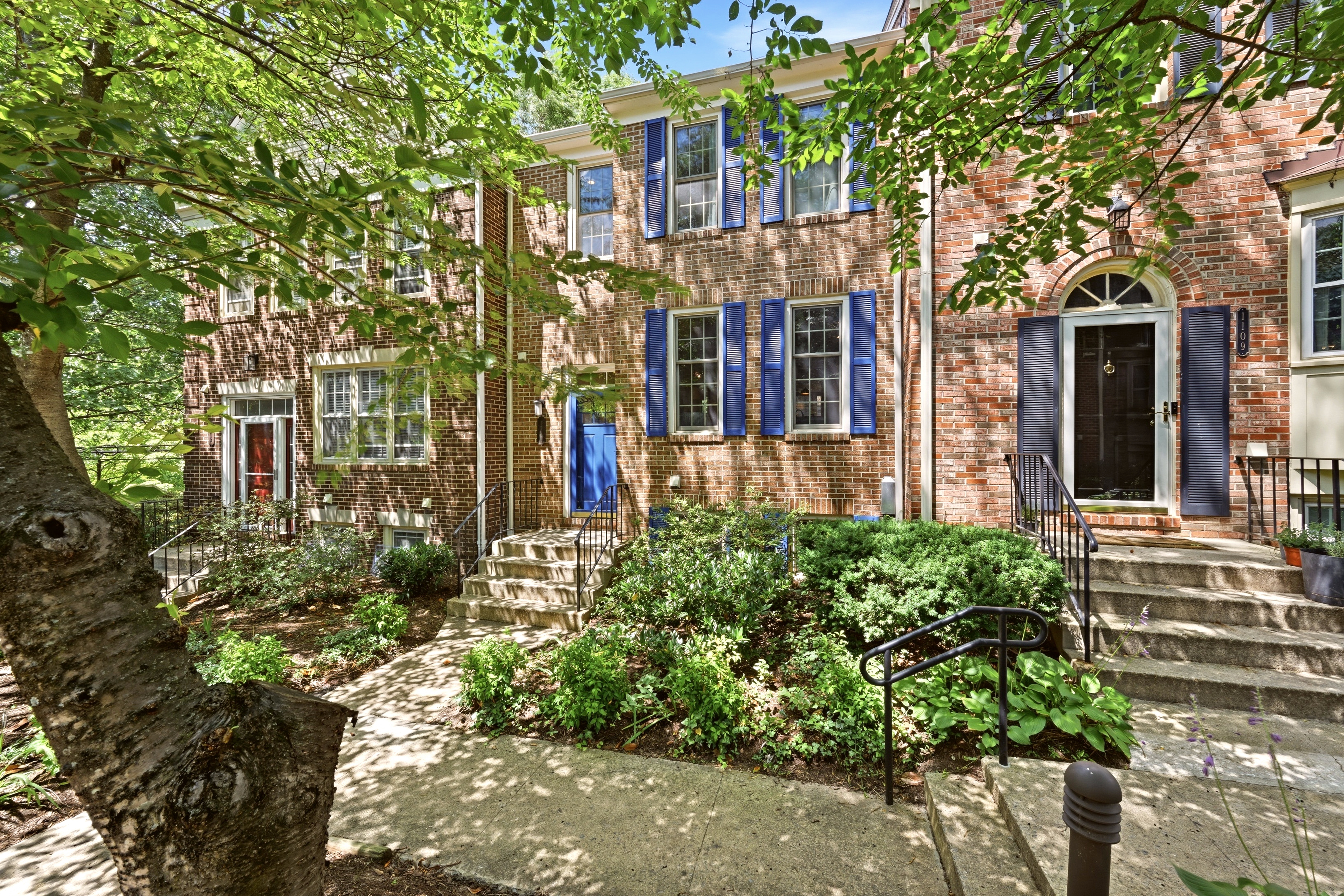 1111 Fairview Court Silver Spring, MD 20910 - Photo 2 of 38