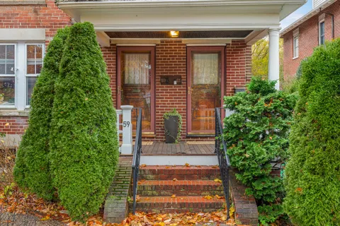 a view of entrance of the house