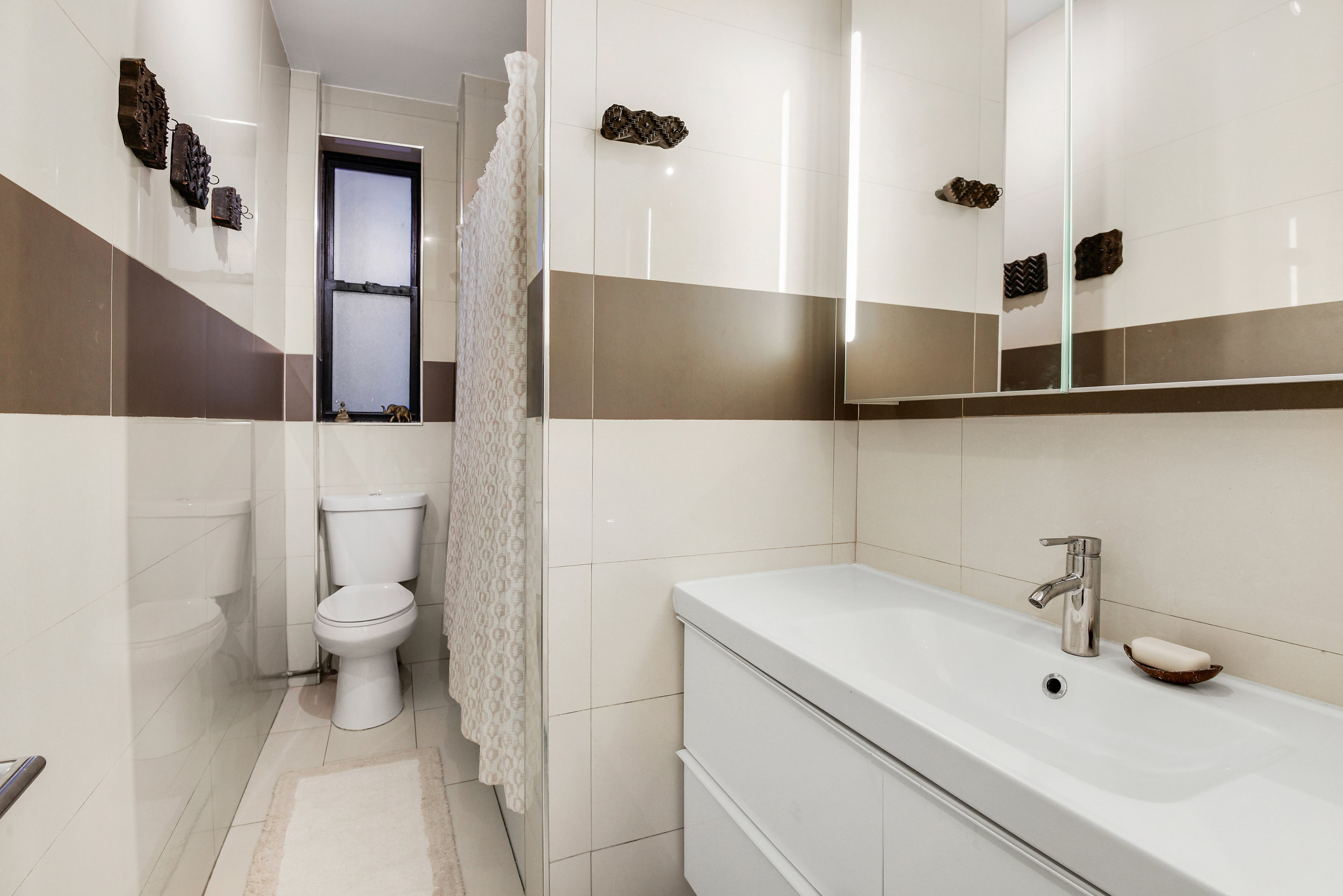 215 West 105th Street, Unit 3B Manhattan, NY 10025 - Photo 5 of 12