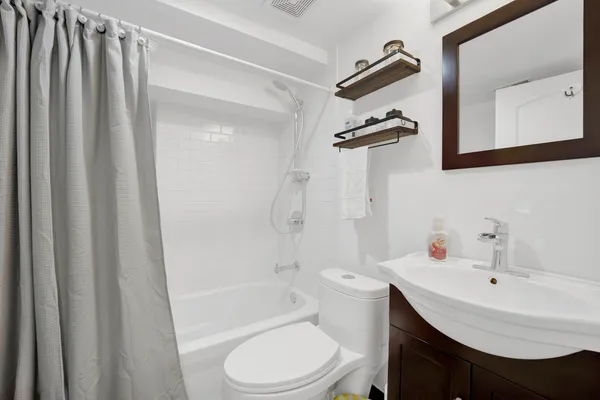 $4,500 | 1626 North Spaulding Avenue, Chicago, IL 60647