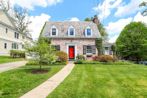 $1,225,000 | 3501 Bradley Lane, Chevy Chase, MD 20815