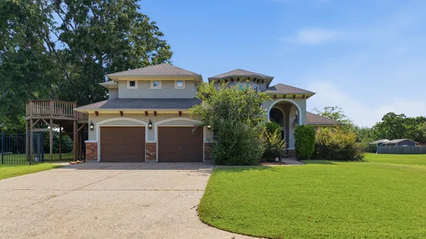 $725,000 | 14494 Diamondhead North, Conroe, TX 77356