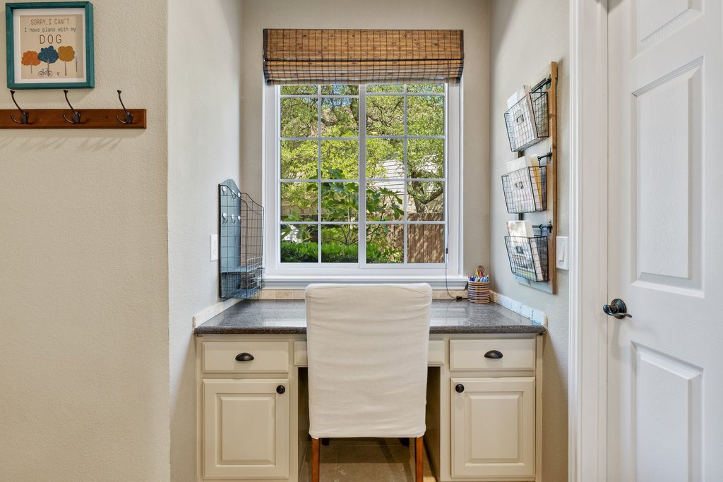 12424 Fairfax Ridge Place Austin, TX 78738 - Photo 15 of 40