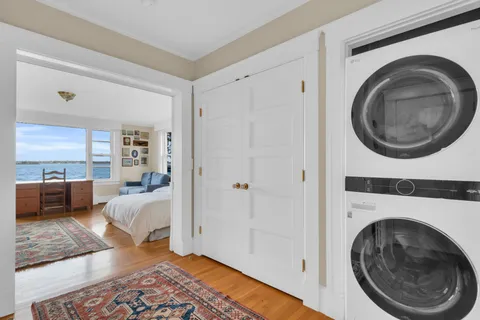 $3,000,000 | 4 Van Zandt Avenue, Newport, RI 02840