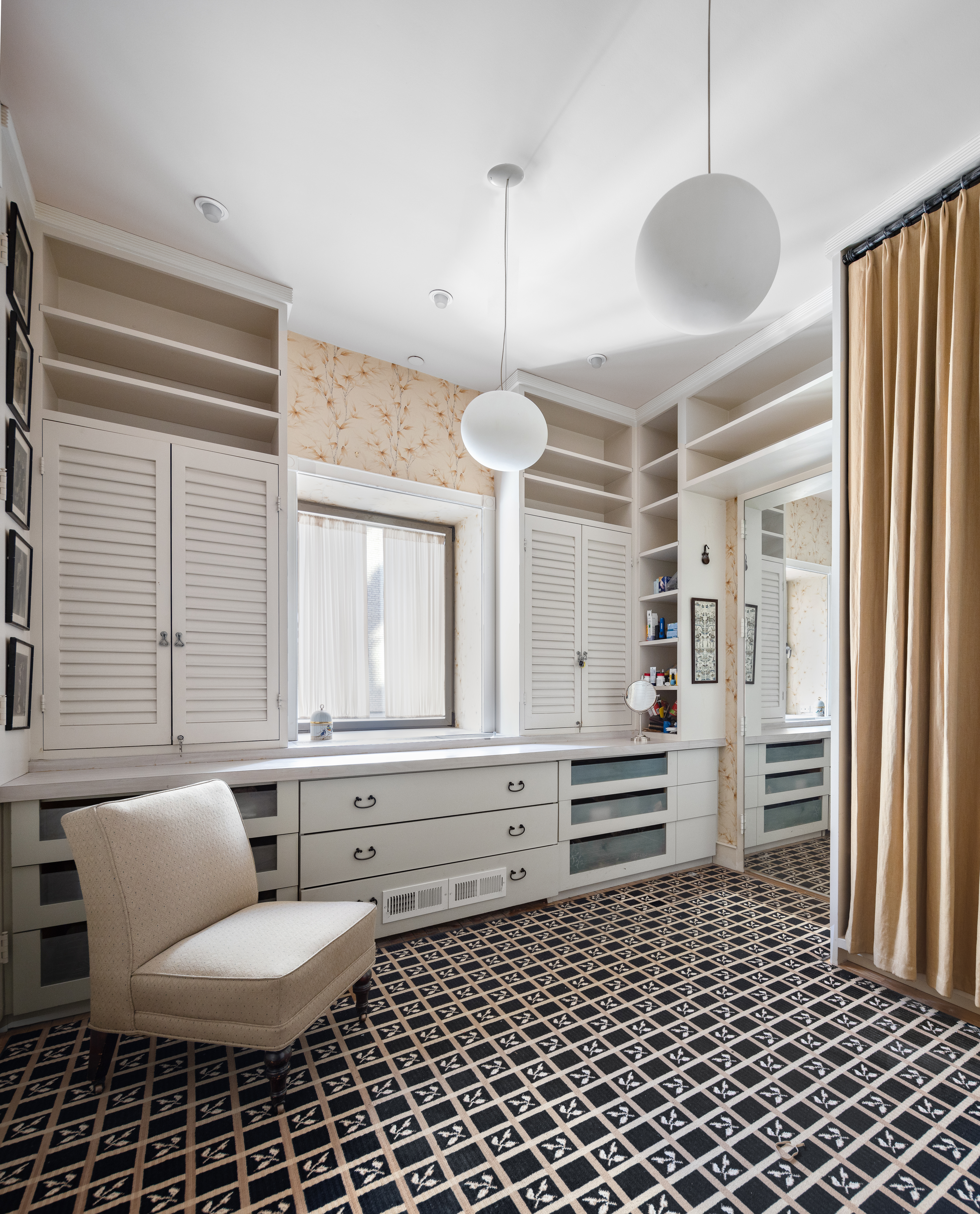 252 7th Avenue, Unit 9X Manhattan, NY 10001 - Photo 11 of 26 a bathroom with a sink a toilet and a large mirror