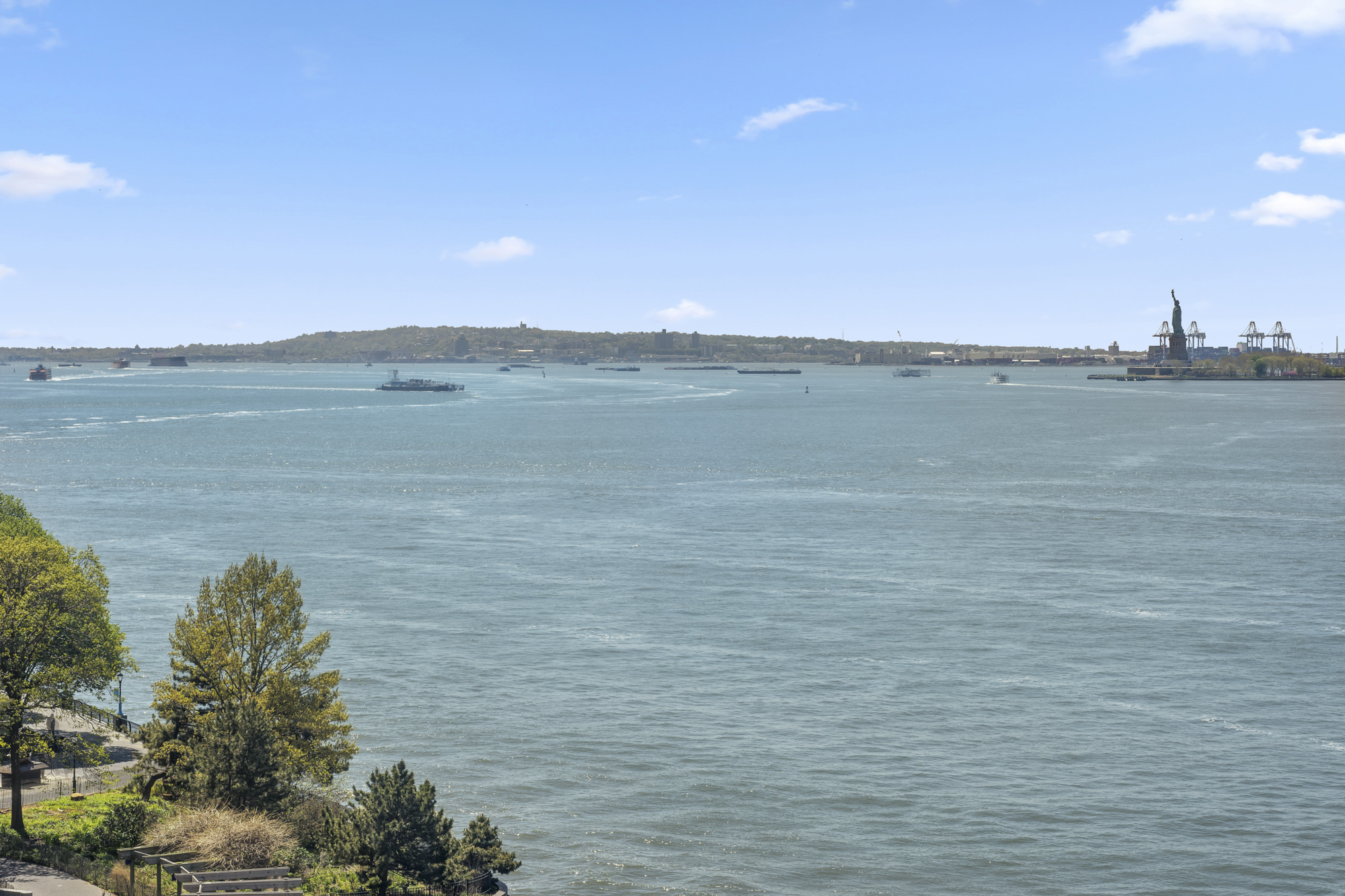 21 South End Avenue, Unit PH1A Manhattan, NY 10280 - Photo 22 of 32 a view of lake and mountain
