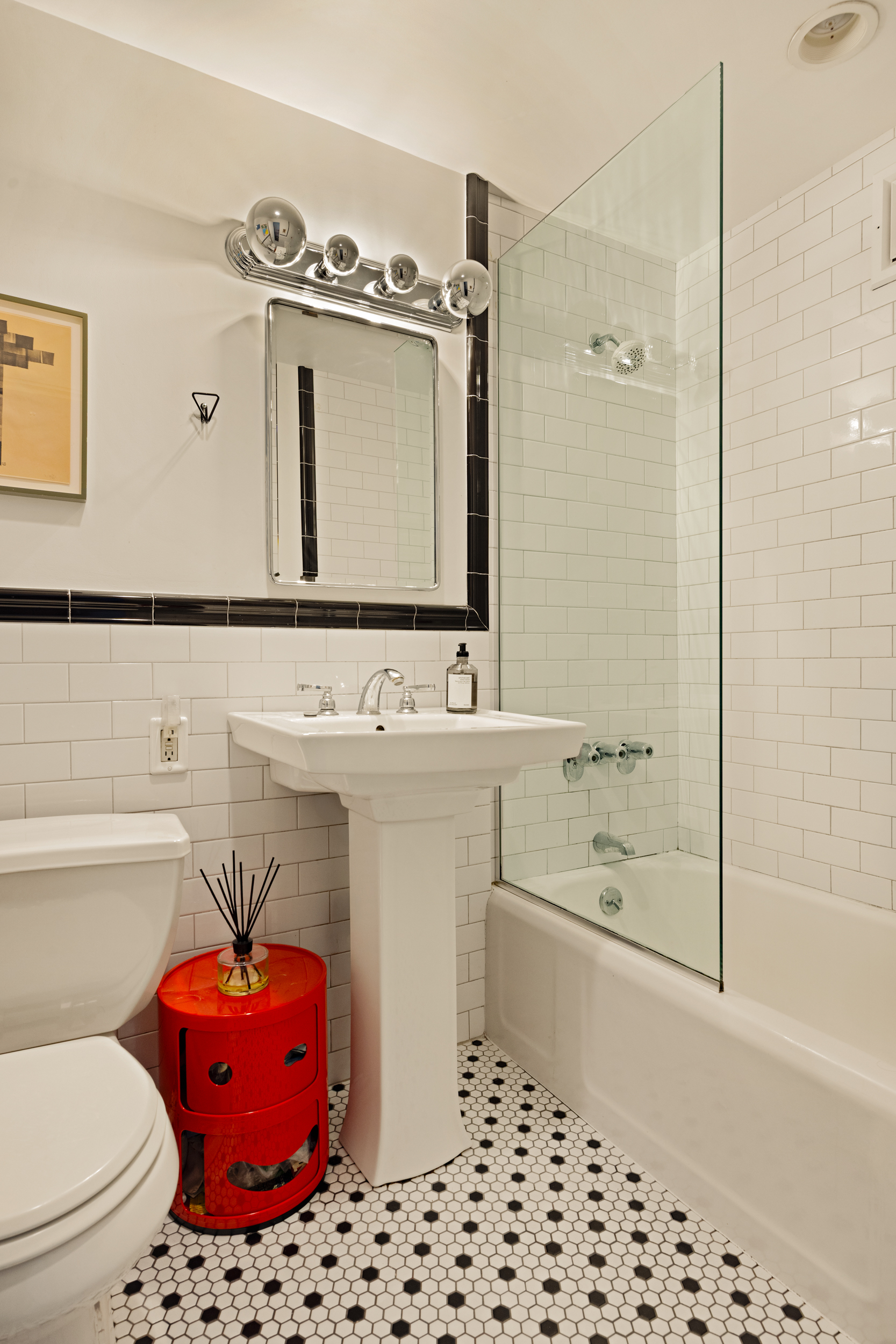 209 Clinton Avenue, Unit 14B Brooklyn, NY 11205 - Photo 8 of 15