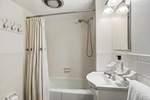 $1,750,000 | 5523 Uppingham Street, Chevy Chase, MD 20815