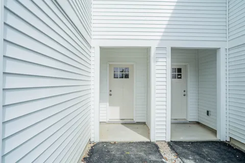 $429,000 | 13 Suffolk Road, Unit 8, Concord, NH 03303