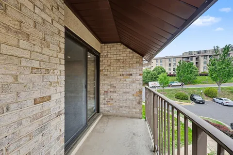 $249,000 | 6141 Edsall Road, Unit L, Alexandria, VA 22304