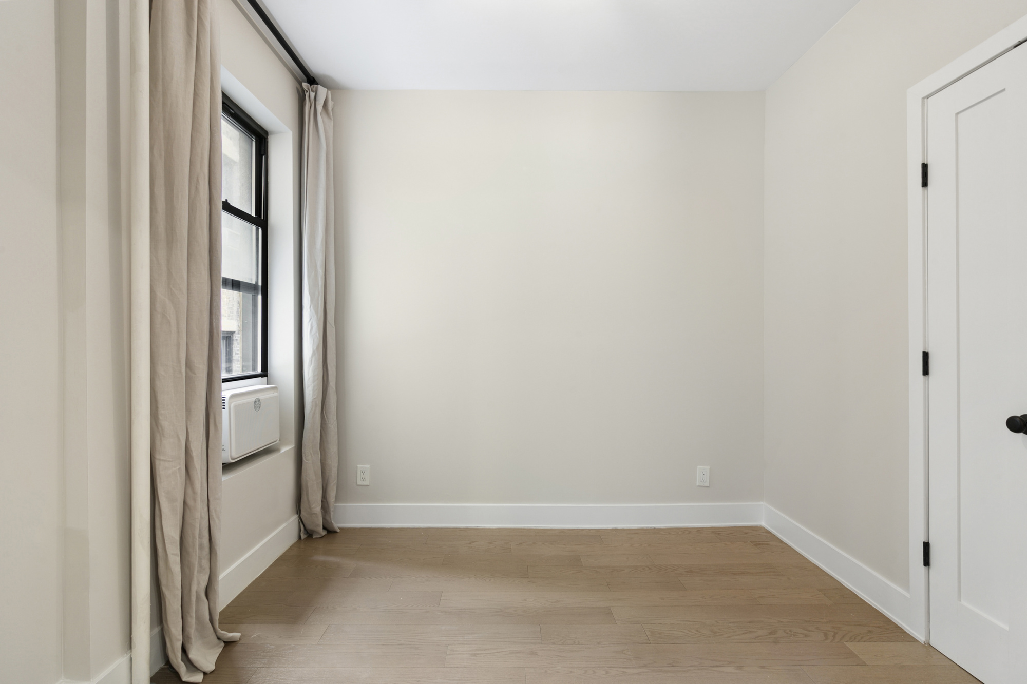 211 West 88th Street, Unit 2A Manhattan, NY 10024 - Photo 6 of 8 a view of an empty room
