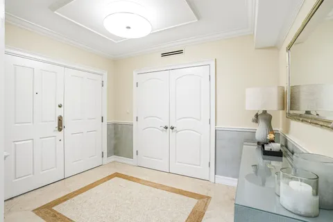 $2,550,000 | 7515 Pelican Bay Boulevard, Unit 5C, Naples, FL 34108
