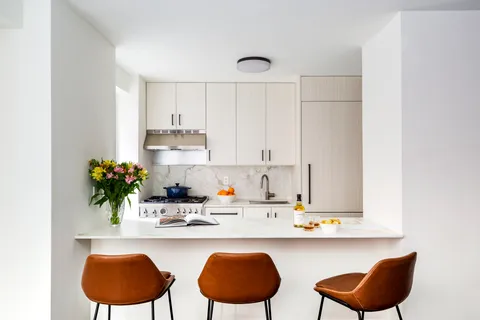 $1,050,000 | 79 West 12th Street, Unit 3H | Greenwich Village