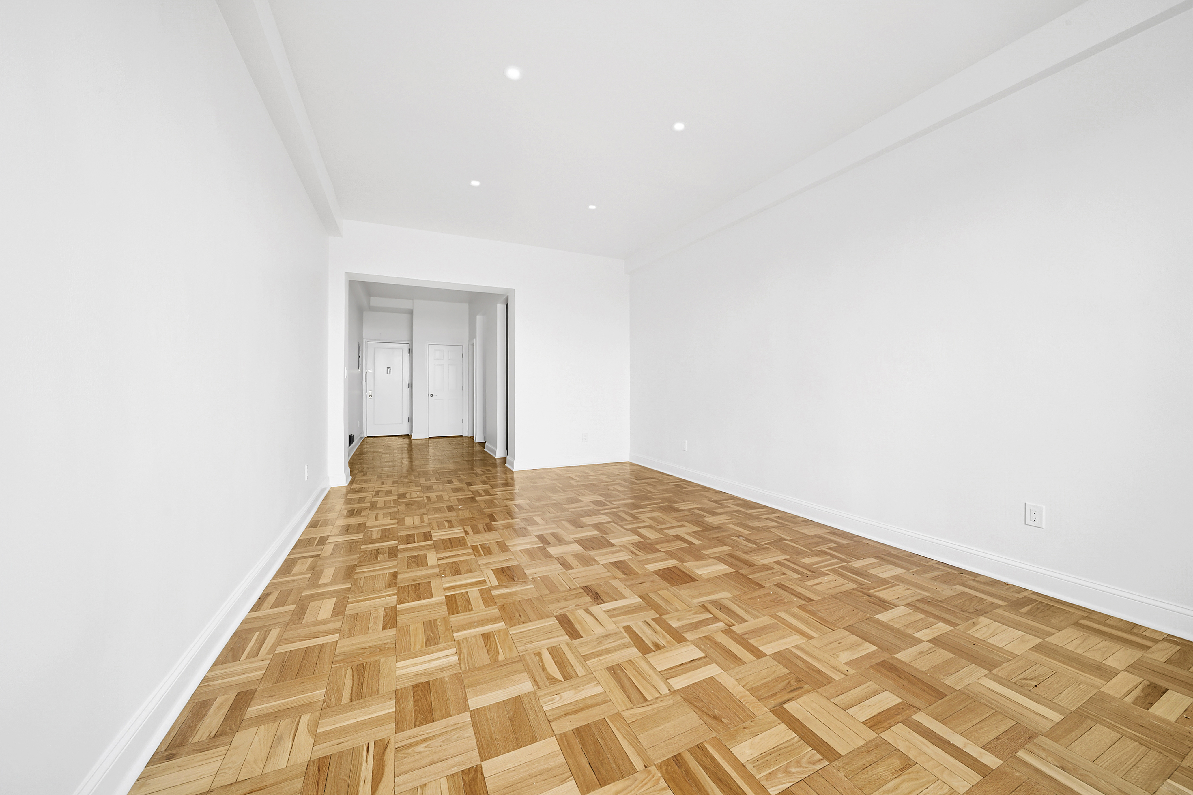 159-00 Riverside Drive West, Unit 1L70 Manhattan, NY 10032 - Photo 3 of 17 a view of empty room