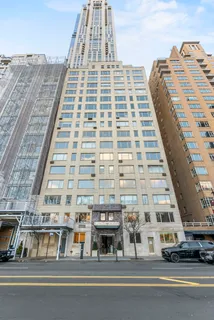 $7,995,000 | 230 Central Park South, Unit 6DE | Central Park South