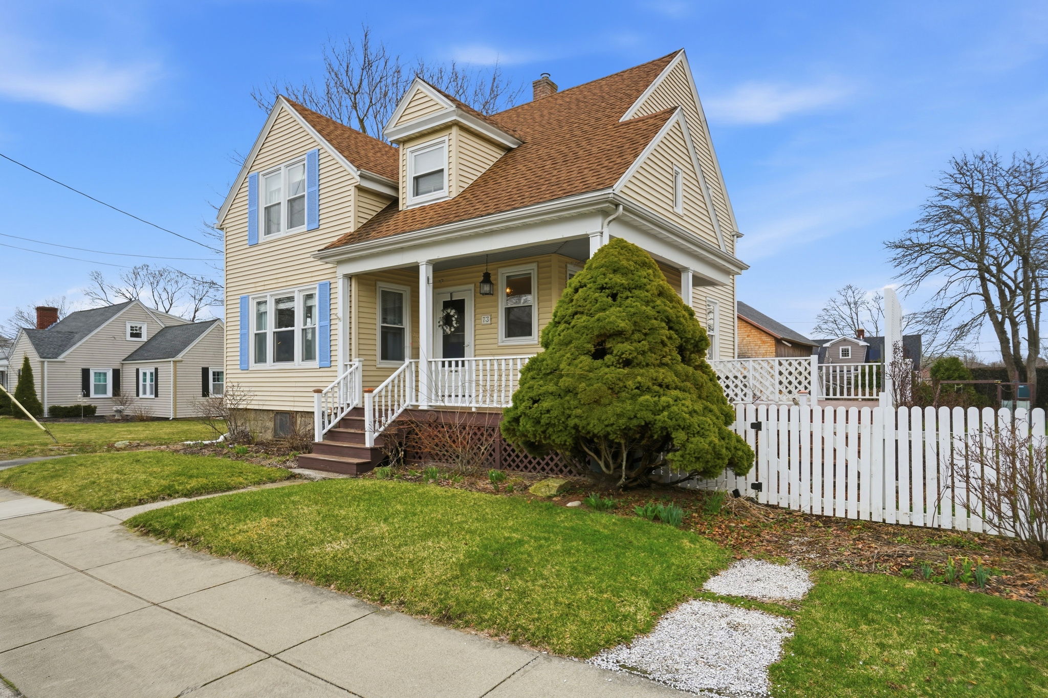 73 Moore Street Fall River, MA 02720 - Photo 2 of 31