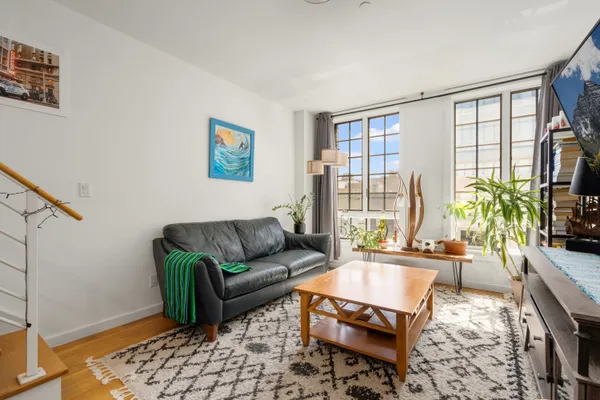 $5,500 | 721 Metropolitan Avenue, Unit 4L | Williamsburg