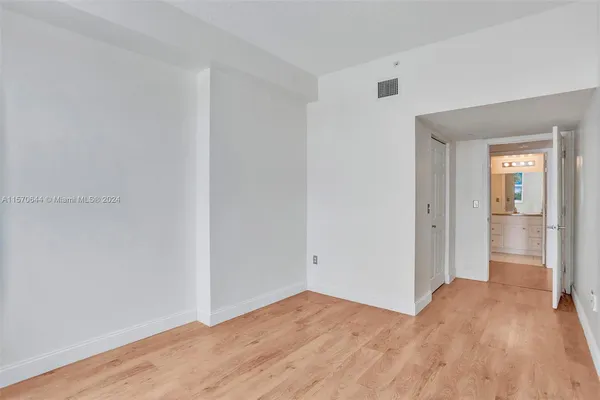 $460,000 | 3000 Coral Way, Unit 412, Miami, FL 33145
