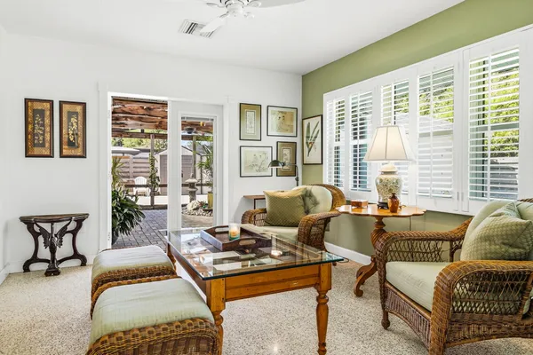 $850,000 | 2747 Jefferson Circle, Sarasota, FL 34239