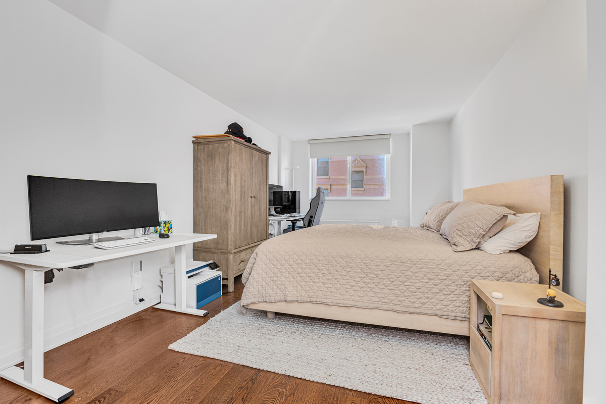 200 East 94th Street, Unit 315 Manhattan, NY 10128 - Photo 6 of 14