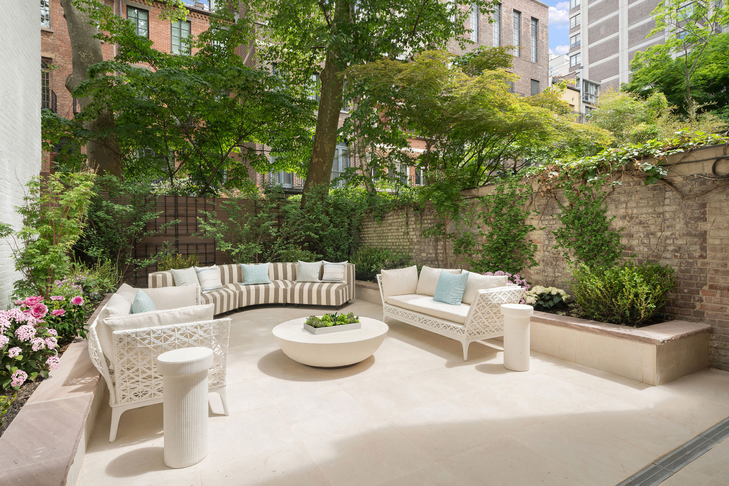 165 East 64th Street Manhattan, NY 10065 - Photo 31 of 37