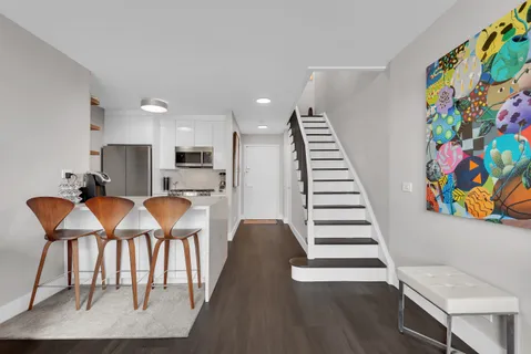 $1,350,000 | 2373 Broadway, Unit 922 | Upper West Side