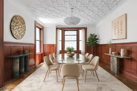 $1,170,000 | 200 West 54th Street, Unit 8G | Theater District