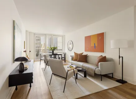 $845,000 | 212 East 47th Street, Unit 11E | Midtown East