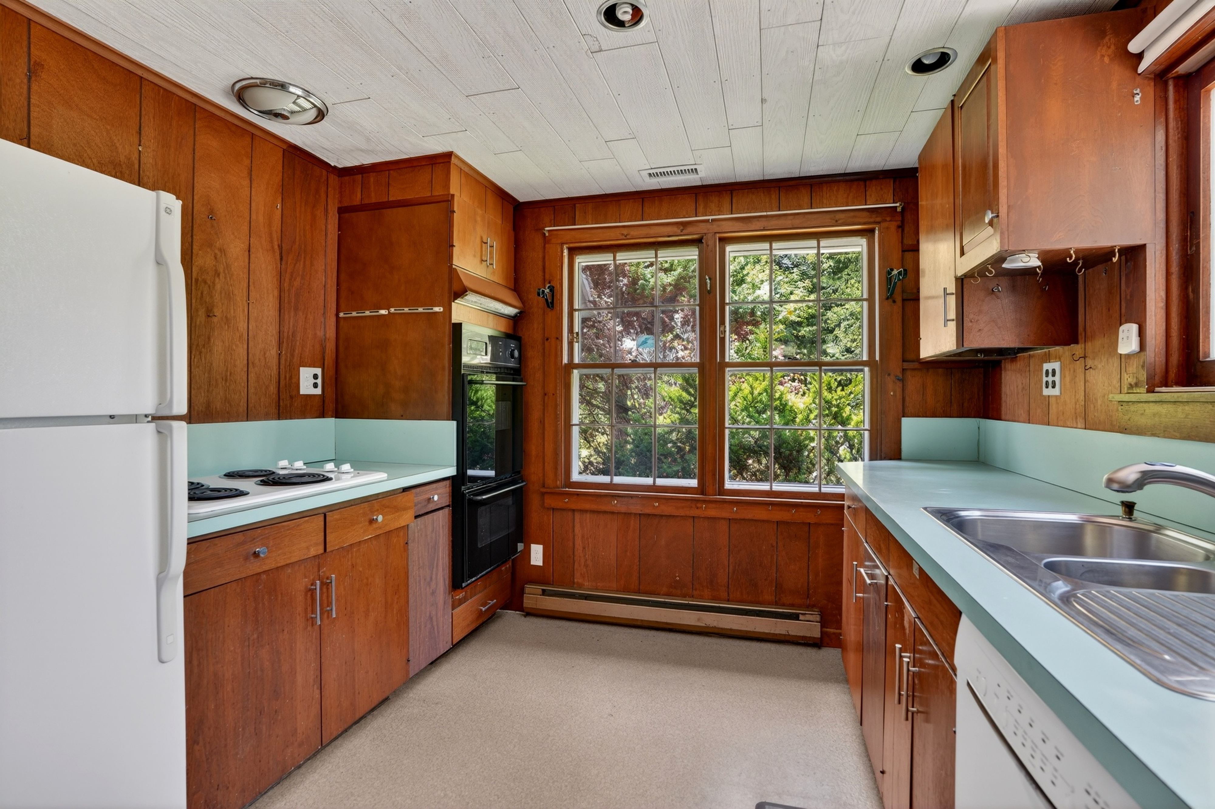 132 S Road Chilmark, MA 02535 - Photo 14 of 44
