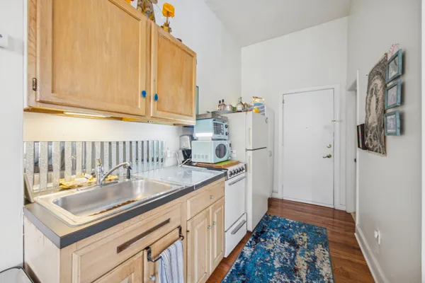 $1,295,000 | 142 North 21st Street, Philadelphia, PA 19103