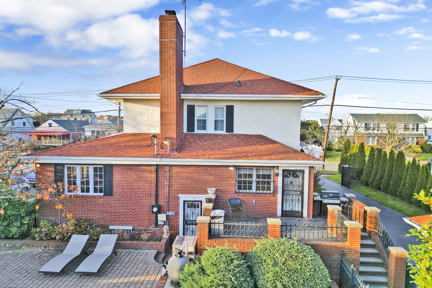 142-15 Newport Avenue Queens, NY 11694 - Photo 42 of 72 a front view of a house with a porch