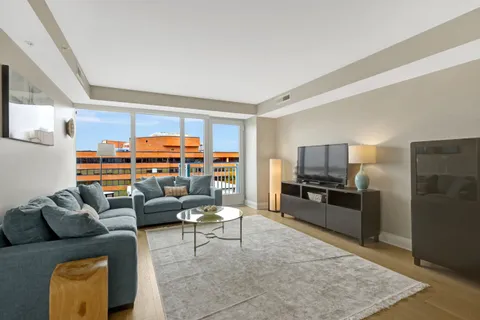 $960,000 | 925 North Fairfax Street, Unit 610, Alexandria, VA 22314