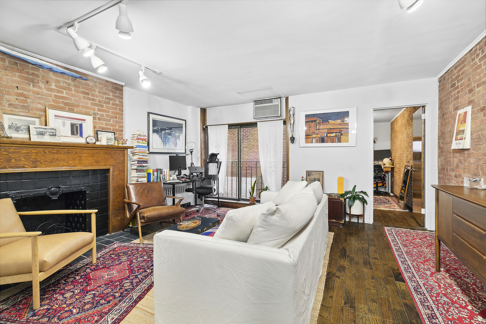 59 East 74th Street, Unit 4 Manhattan, NY 10021 - Photo 1 of 6