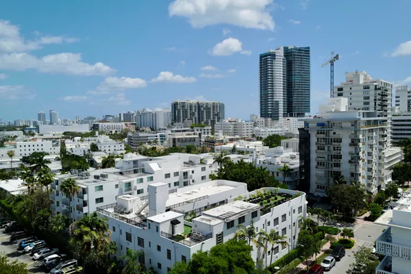 $3,000 | 1775 Washington Avenue, Unit 11D, Miami Beach, FL 33139