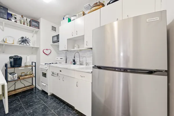 $3,650 | 139 East 33rd Street, Unit 5M | Kips Bay