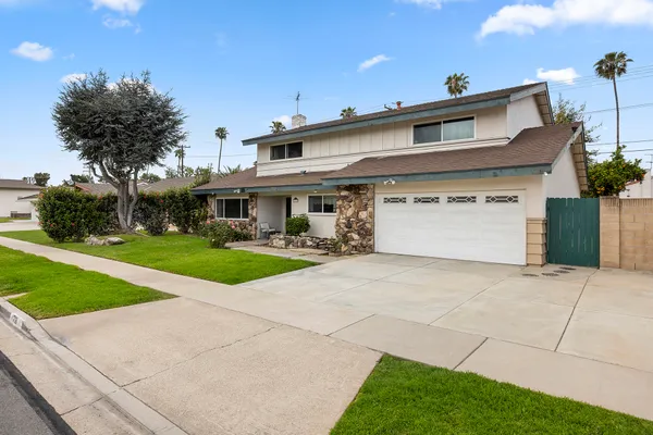 $1,299,000 | 718 Kenoak Drive, Placentia, CA 92870