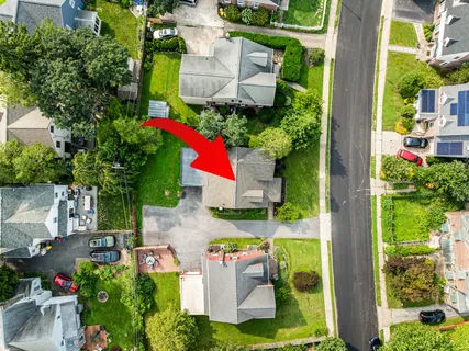 $650,000 | 144 Rockglen Road, Wynnewood, PA 19096