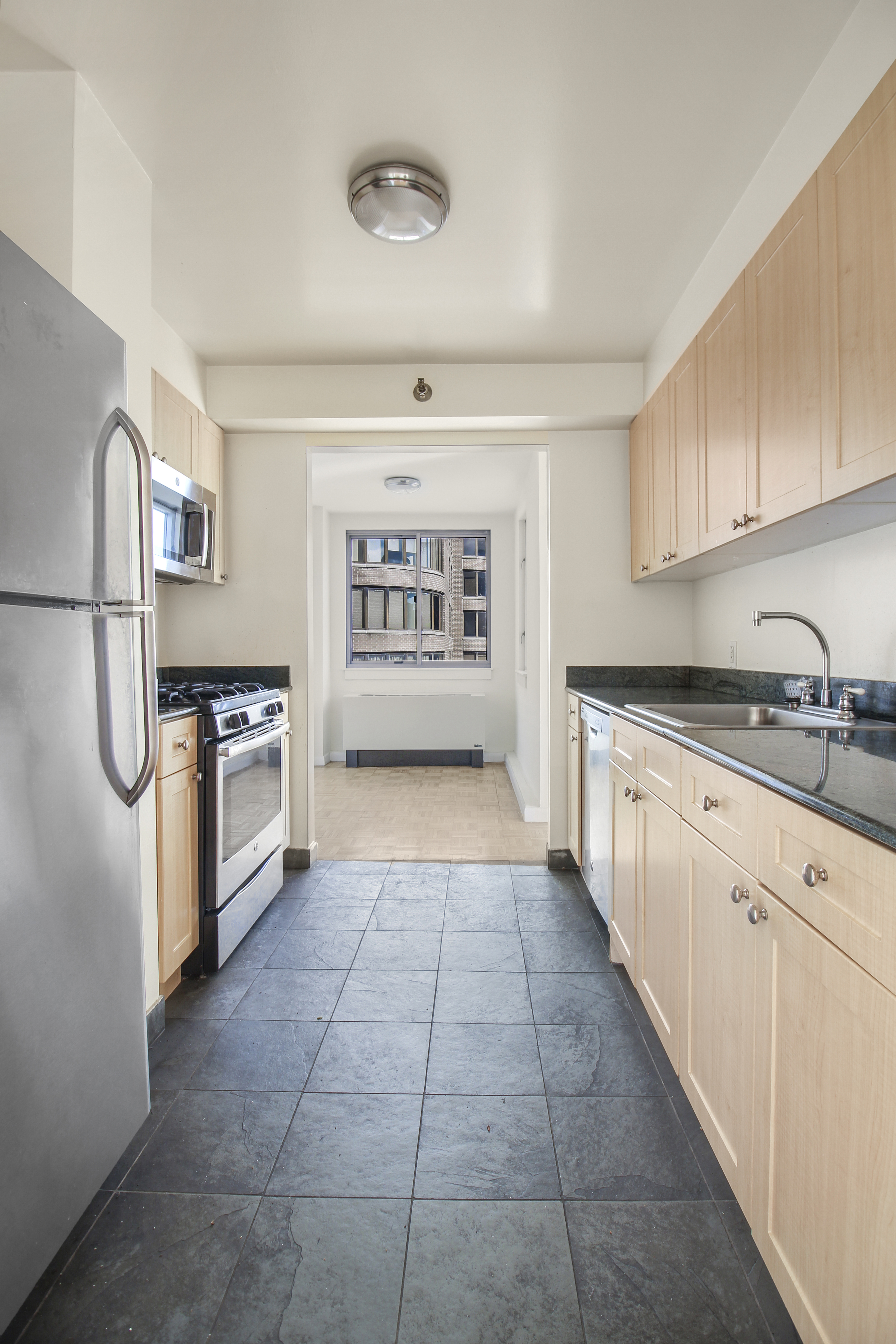 308 East 38th Street, Unit 14B Manhattan, NY 10016 - Photo 8 of 20