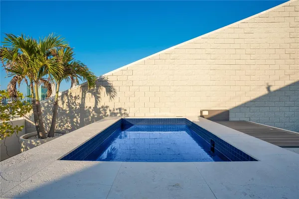 $5,799,900 | 88 Southwest 7th Street, Unit PH4303, Miami, FL 33130