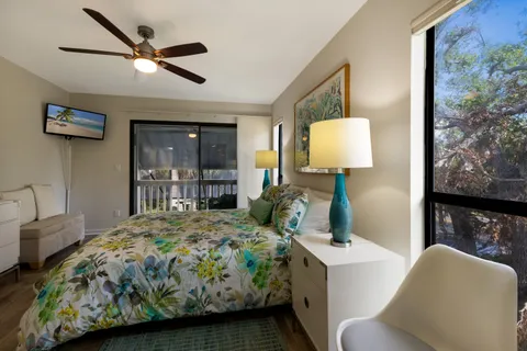 $655,000 | 1479 Landings Circle, Unit 41, Sarasota, FL 34231