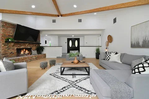 $2,599,000 | 4053 Harclare Lane, Encino, CA 91436