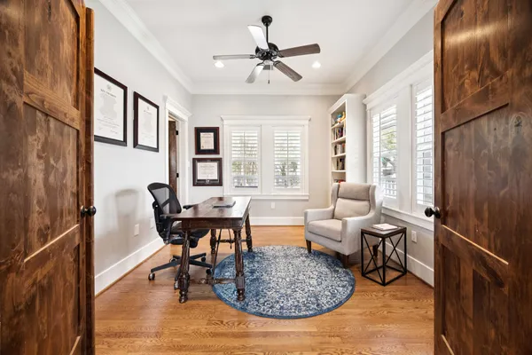 Contact Agent | 611 Cordell Street, Houston, TX 77009