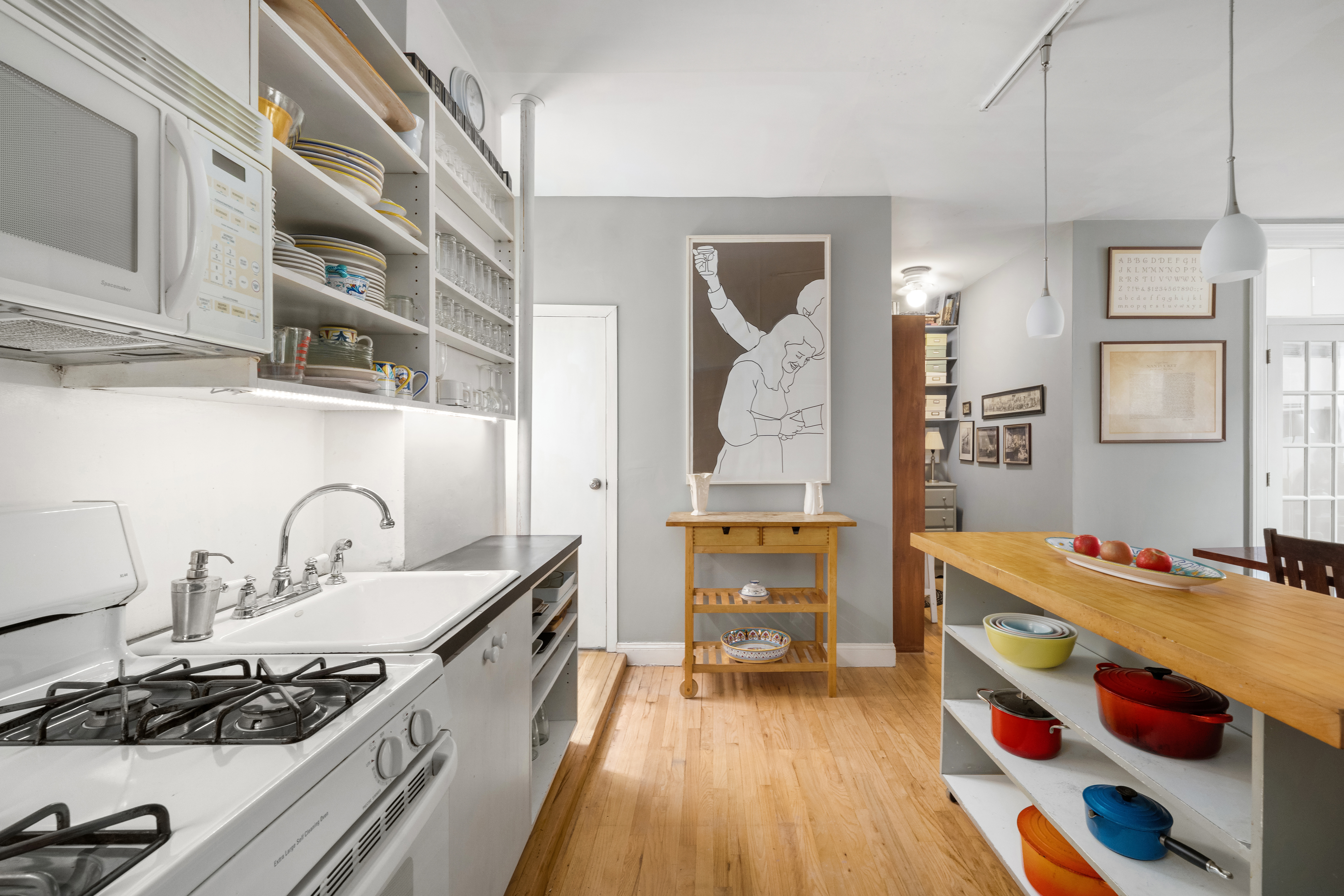 124 Thompson Street, Unit 7 Manhattan, NY 10012 - Photo 4 of 12