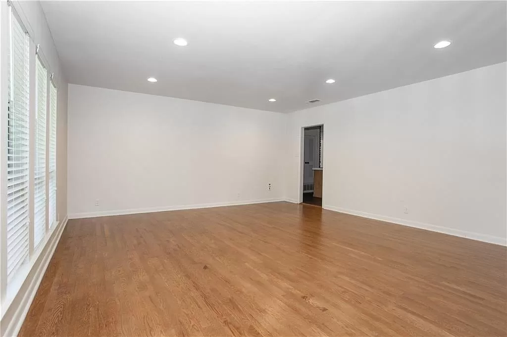 616 Edgefield Road Fort Worth, TX 76107 - Photo 4 of 35