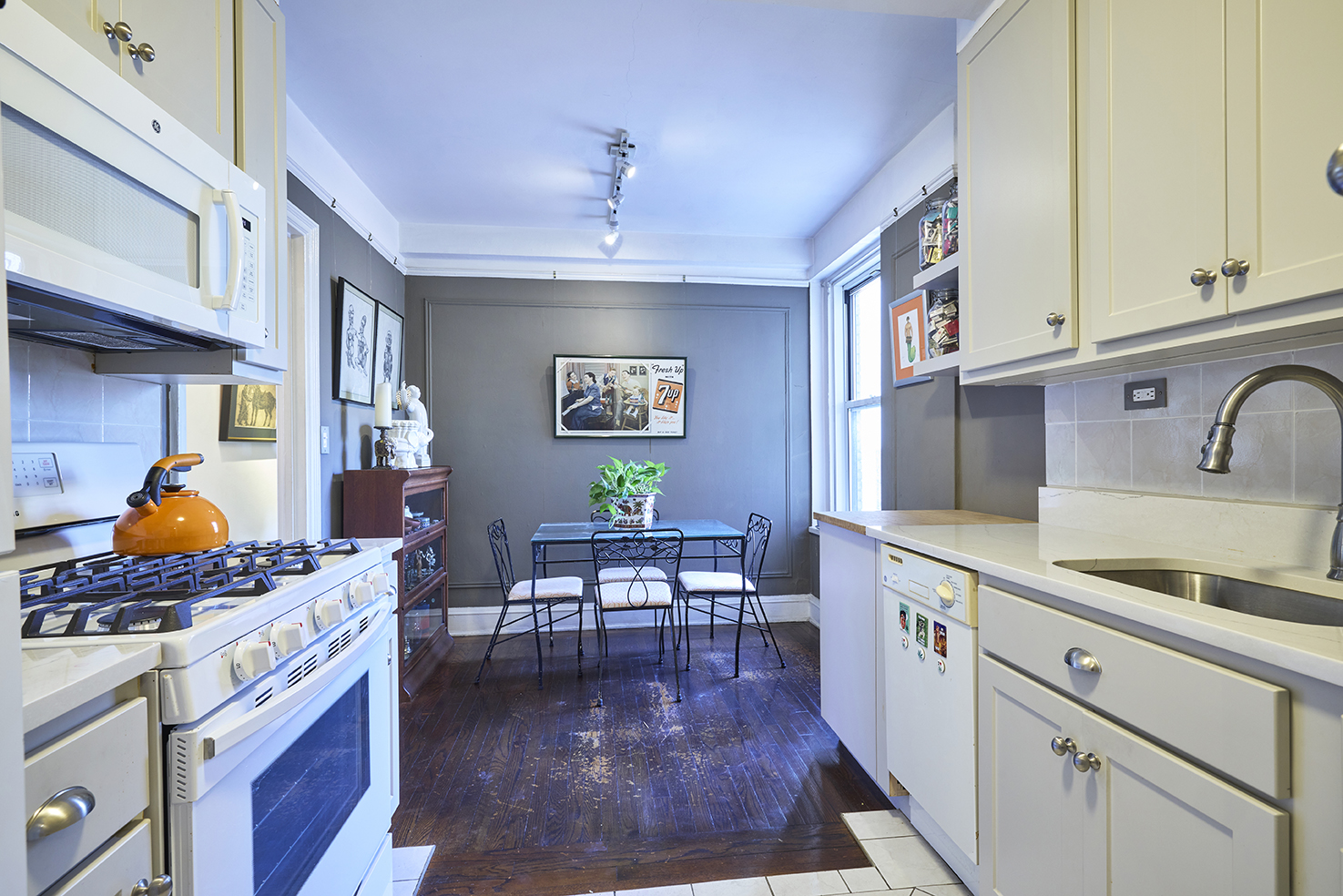 433 West 34th Street, Unit 6A Manhattan, NY 10001 - Photo 6 of 9