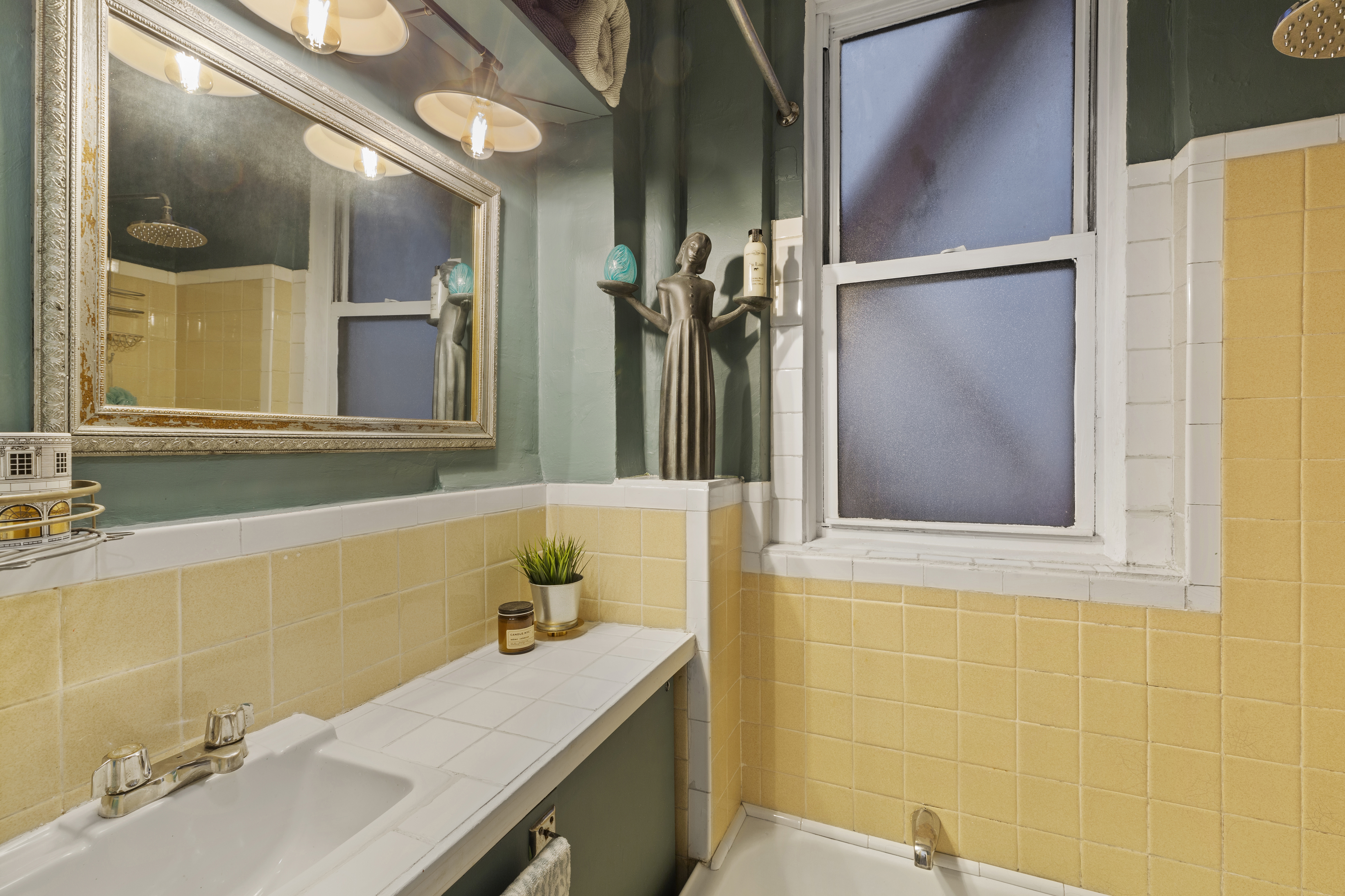 118 West 72nd Street, Unit 1002 Manhattan, NY 10023 - Photo 5 of 6