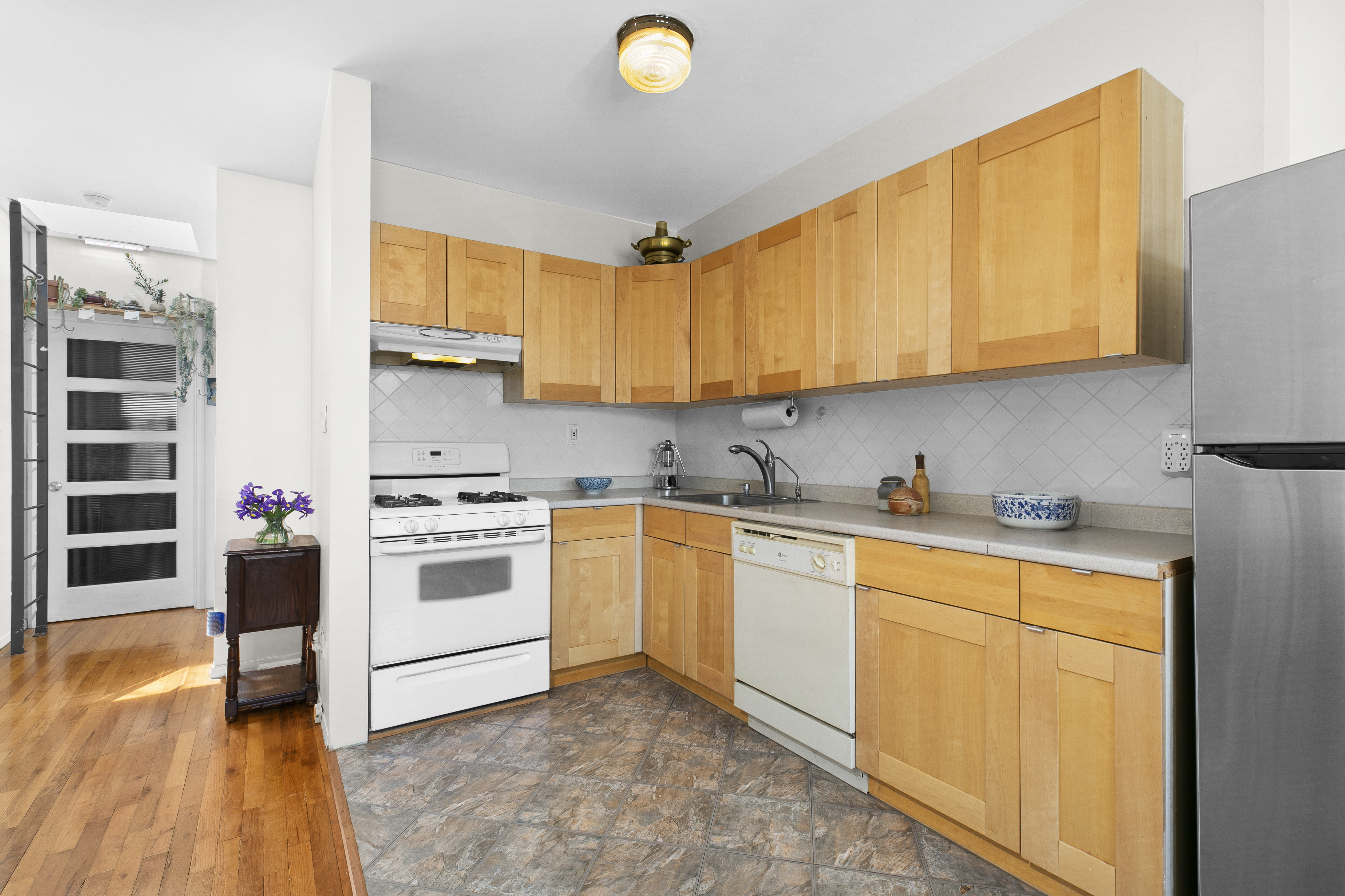 82 President Street, Unit 3R Brooklyn, NY 11231 - Photo 3 of 8