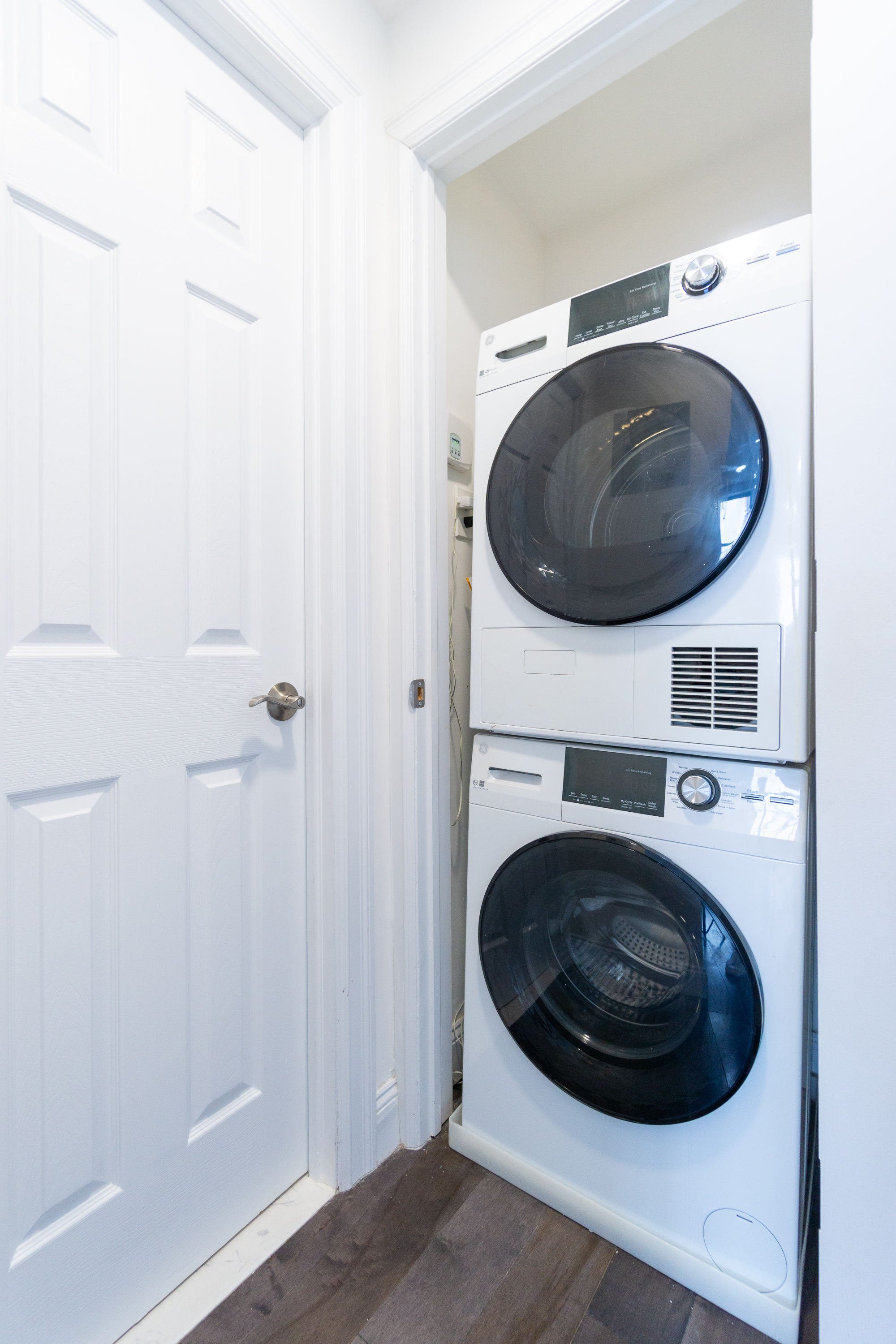 400 East 9th Street, Unit 4D Manhattan, NY 10009 - Photo 7 of 13 a view of a washer and dryer and a washer