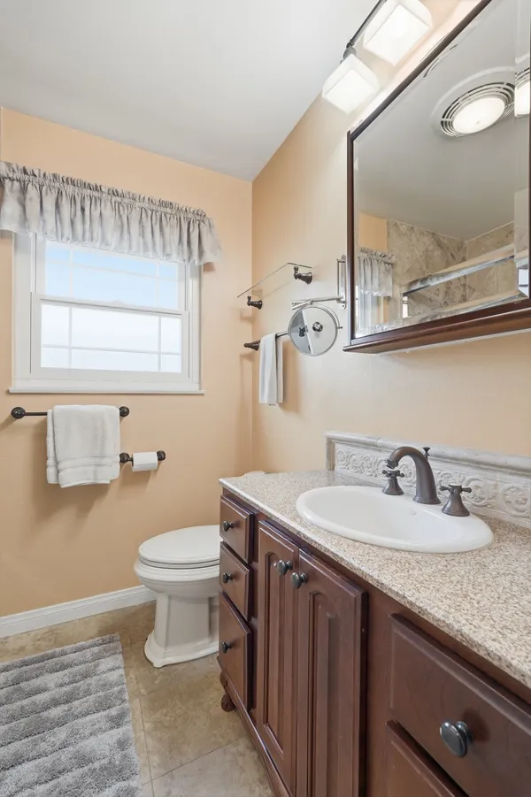 $949,000 | 5301 Kirtland Avenue, Lakewood, CA 90713